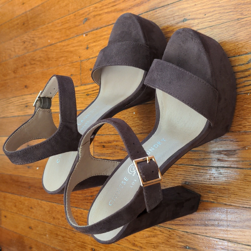 NWOT Chinese Laundry Size 7 Dark Brown Faux Suede Open Toe High Heel Sandals